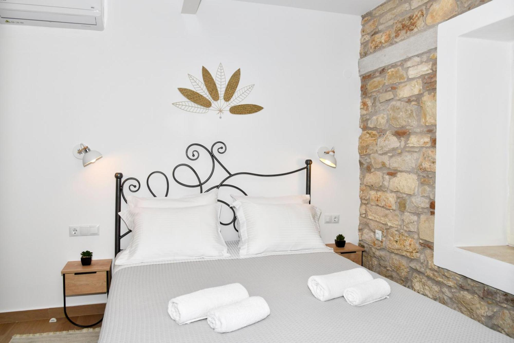 Apartment Captain Theo's Modern Maria Lefkimmi (Corfu)